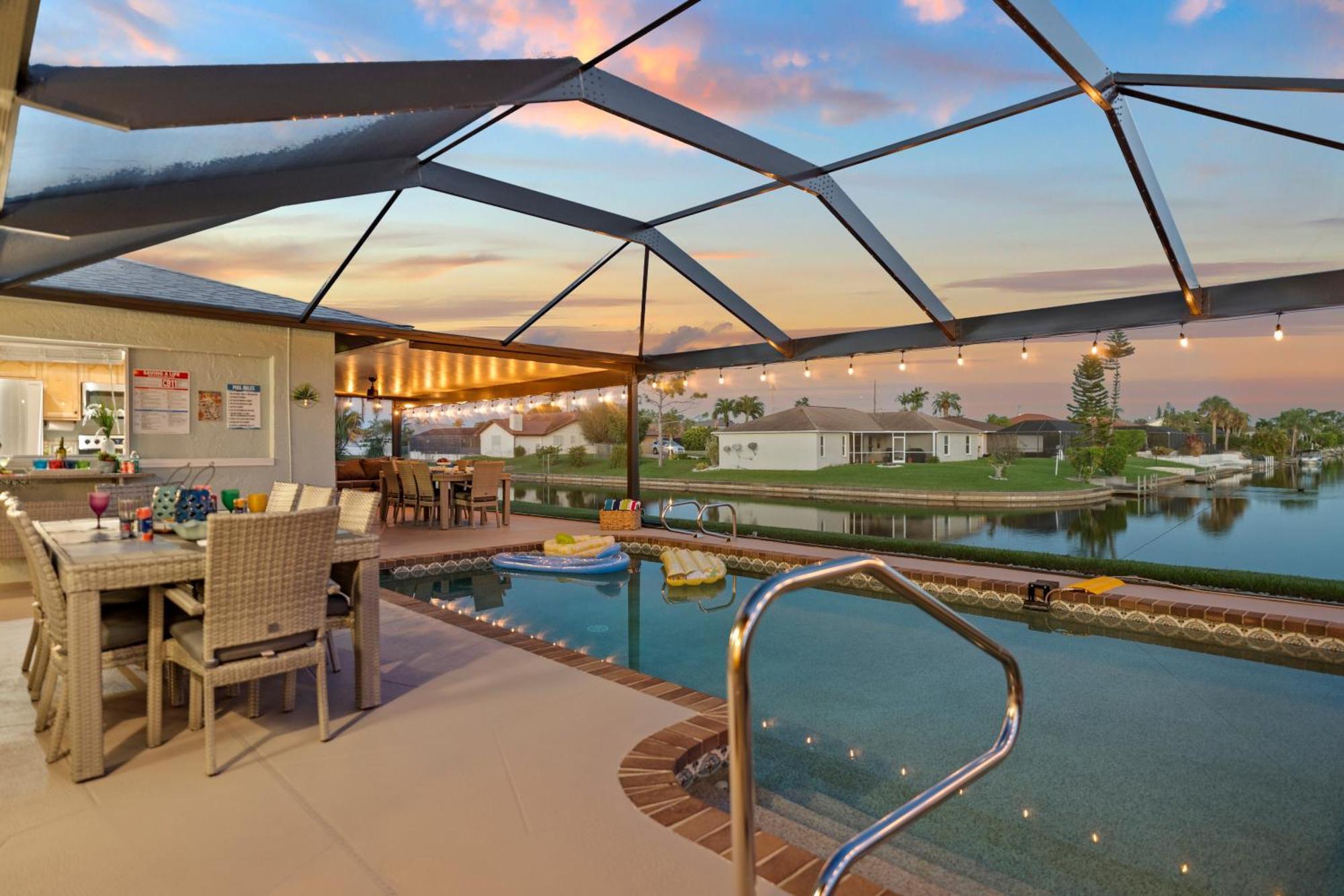 Serenity Waterfront Villa With King Suite, Private Pool, Great Lanai Enclosure And Long Water Views 珊瑚角 外观 照片