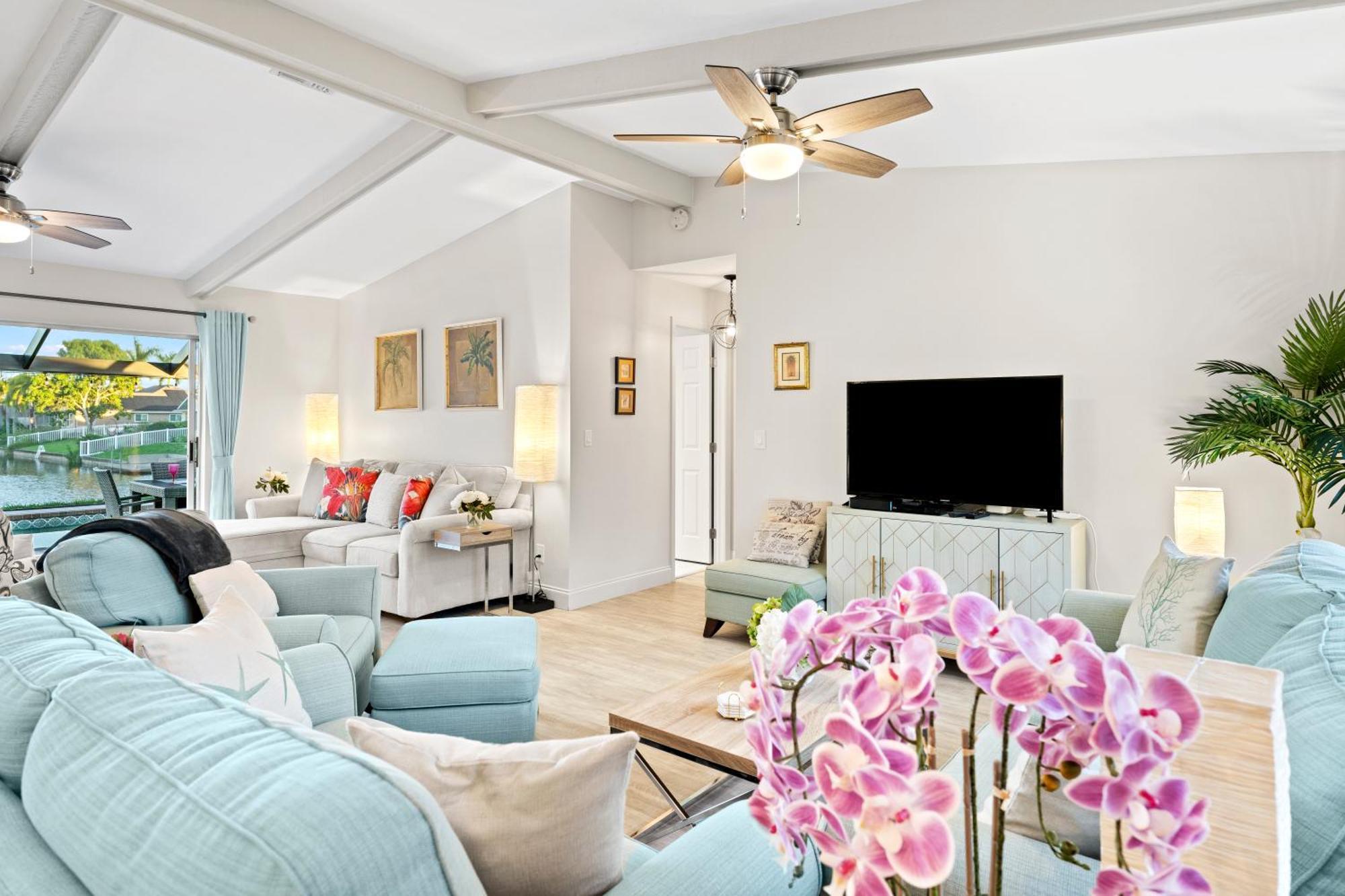 Serenity Waterfront Villa With King Suite, Private Pool, Great Lanai Enclosure And Long Water Views 珊瑚角 外观 照片