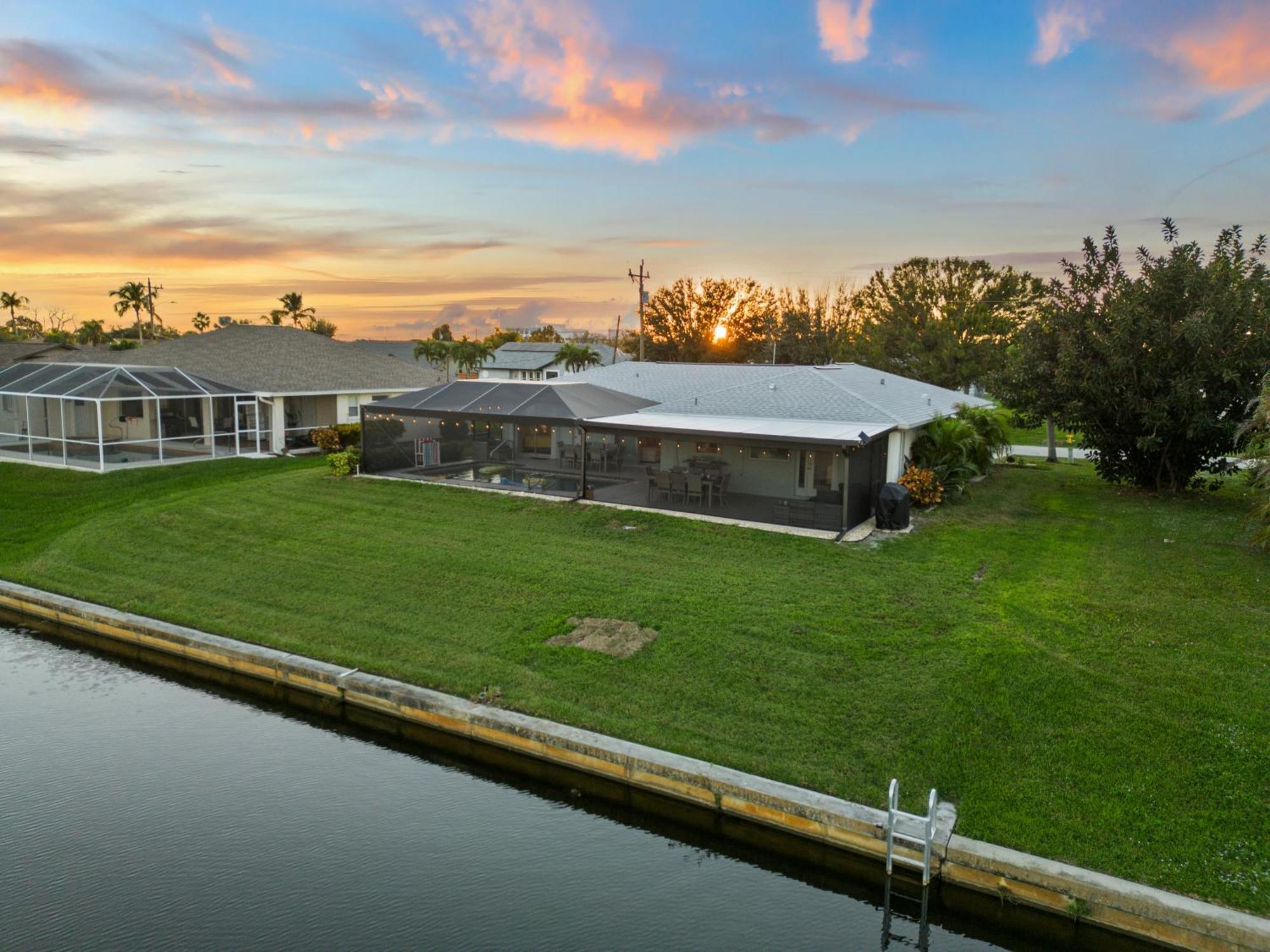 Serenity Waterfront Villa With King Suite, Private Pool, Great Lanai Enclosure And Long Water Views 珊瑚角 外观 照片