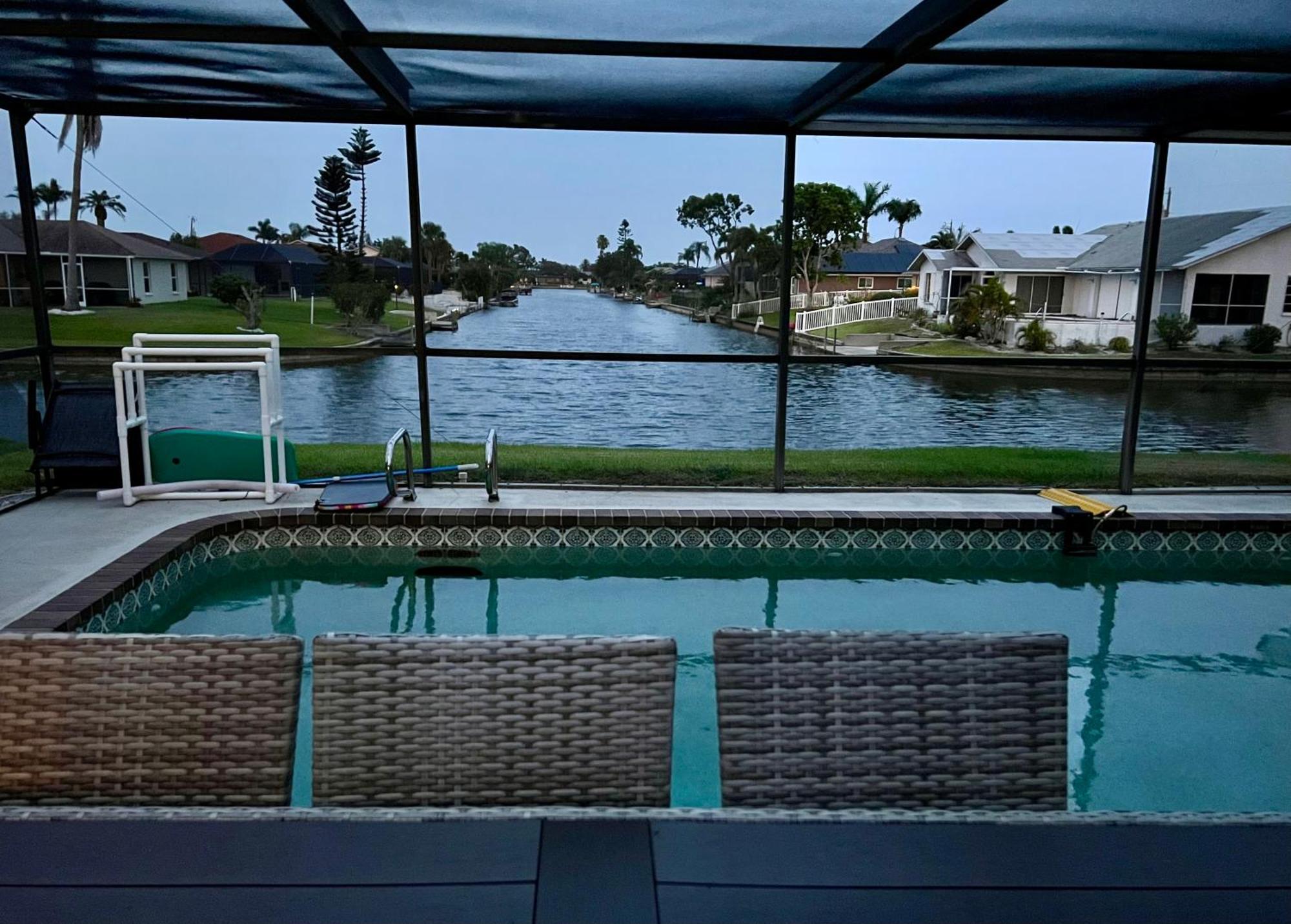 Serenity Waterfront Villa With King Suite, Private Pool, Great Lanai Enclosure And Long Water Views 珊瑚角 外观 照片